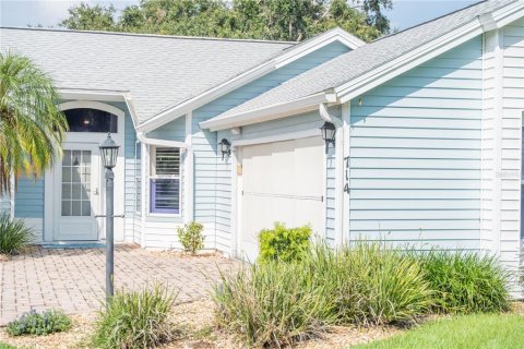 Villa ou maison à Lady Lake, Floride 2 chambres, 115.94 m2 № 2120200