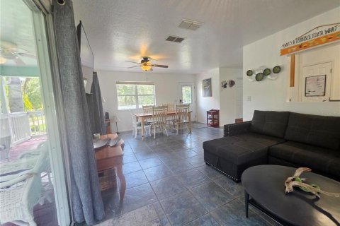 House in Homosassa, Florida 2 bedrooms, 80.27 sq.m. № 1868833 - photo 11