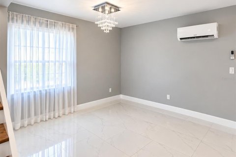 Купить виллу или дом в Тампа, Флорида 5 комнат, 128.21м2, № 2398425 - фото 5