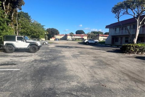 Condominio en venta en Miami, Florida, 3 dormitorios, 88.44 m2 № 1989928 - foto 3