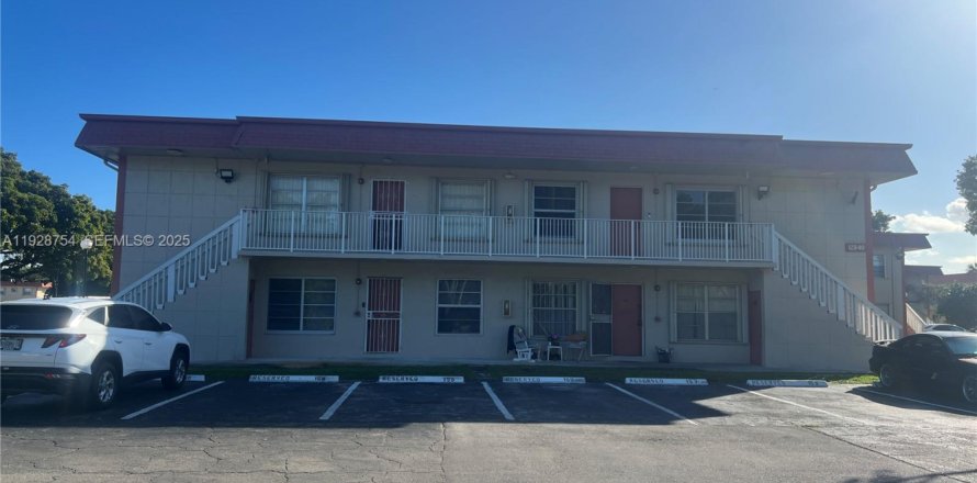 Condominio en Miami, Florida, 3 dormitorios  № 1989928