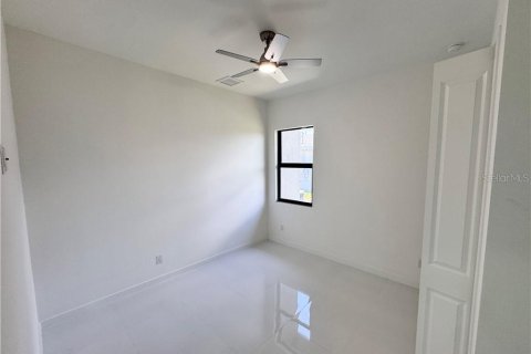 Villa ou maison à vendre à Cape Coral, Floride: 4 chambres, 176.89 m2 № 2391078 - photo 8
