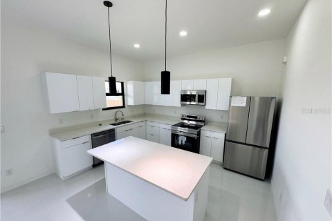 Villa ou maison à vendre à Cape Coral, Floride: 4 chambres, 176.89 m2 № 2391078 - photo 25