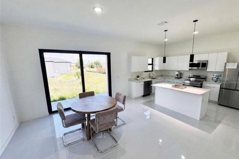 Villa ou maison à vendre à Cape Coral, Floride: 4 chambres, 176.89 m2 № 2391078 - photo 23