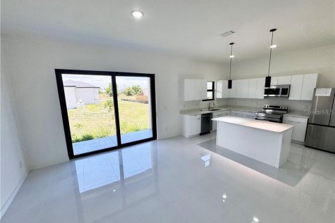 Villa ou maison à vendre à Cape Coral, Floride: 4 chambres, 176.89 m2 № 2391078 - photo 22