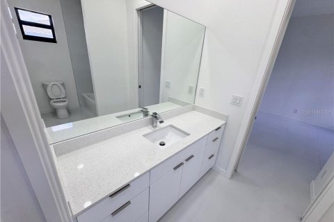 Villa ou maison à vendre à Cape Coral, Floride: 4 chambres, 176.89 m2 № 2391078 - photo 4