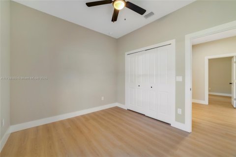 House in Ocala, Florida 4 bedrooms, 169.36 sq.m. № 1488043 - photo 15
