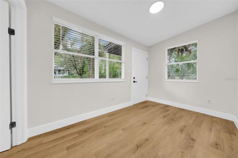 House in Sarasota, Florida 3 bedrooms, 80.64 sq.m. № 1875997 - photo 4