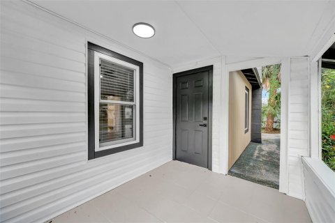 House in Sarasota, Florida 3 bedrooms, 80.64 sq.m. № 1875997 - photo 3