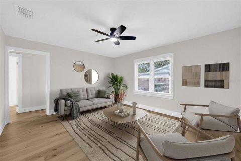 House in Sarasota, Florida 3 bedrooms, 80.64 sq.m. № 1875997 - photo 5