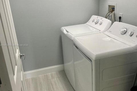 Condominio en alquiler en Pembroke Pines, Florida, 3 dormitorios, 115.85 m2 № 2032122 - foto 15