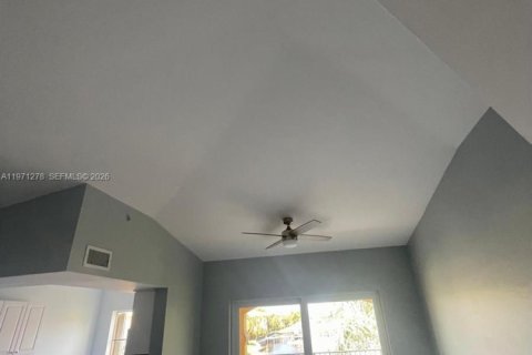 Condominio en alquiler en Pembroke Pines, Florida, 3 dormitorios, 115.85 m2 № 2032122 - foto 8