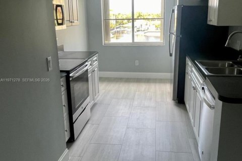 Condominio en alquiler en Pembroke Pines, Florida, 3 dormitorios, 115.85 m2 № 2032122 - foto 5