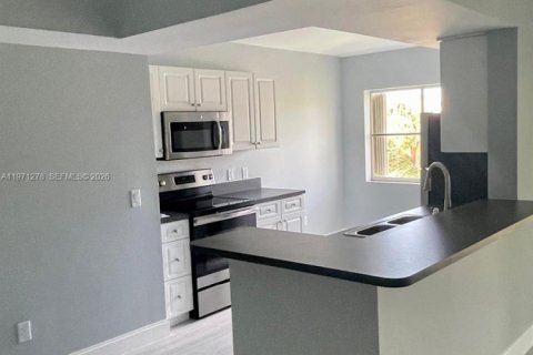 Condominio en alquiler en Pembroke Pines, Florida, 3 dormitorios, 115.85 m2 № 2032122 - foto 7