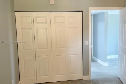 Condominio en alquiler en Pembroke Pines, Florida, 3 dormitorios, 115.85 m2 № 2032122 - foto 13