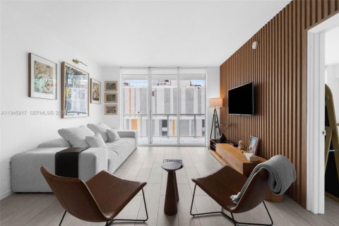 Condo in Miami, Florida, 1 bedroom  № 2002726 - photo 9
