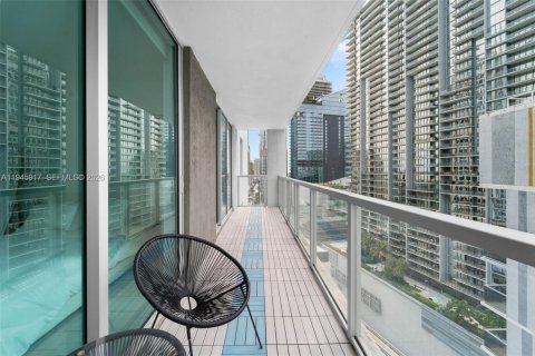 Condo in Miami, Florida, 1 bedroom  № 2002726 - photo 15
