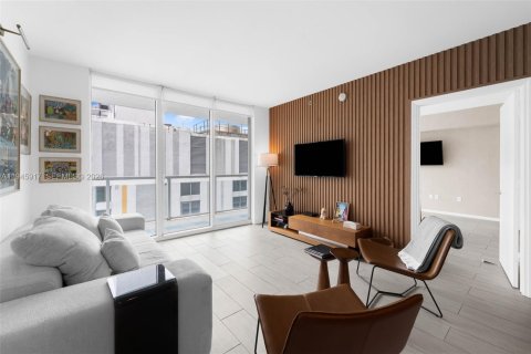 Condo in Miami, Florida, 1 bedroom  № 2002726 - photo 8
