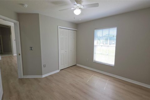 Villa ou maison à louer à Zephyrhills, Floride: 3 chambres, 150.32 m2 № 2430825 - photo 24