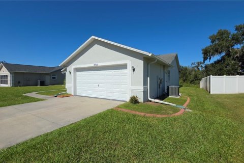 Villa ou maison à louer à Zephyrhills, Floride: 3 chambres, 150.32 m2 № 2430825 - photo 30