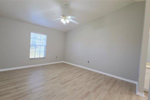 Villa ou maison à louer à Zephyrhills, Floride: 3 chambres, 150.32 m2 № 2430825 - photo 12