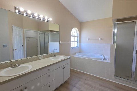 Villa ou maison à louer à Zephyrhills, Floride: 3 chambres, 150.32 m2 № 2430825 - photo 15