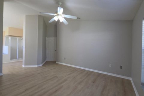Villa ou maison à louer à Zephyrhills, Floride: 3 chambres, 150.32 m2 № 2430825 - photo 14