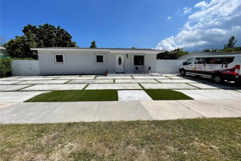 House in Homestead, Florida 3 bedrooms, 102.19 sq.m. № 1951601