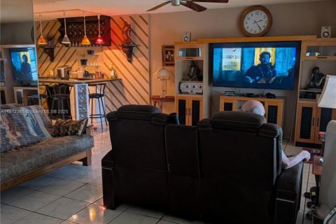 Villa ou maison à vendre à Tamarac, Floride: 2 chambres, 171.31 m2 № 1970830 - photo 6