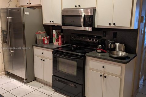 Villa ou maison à vendre à Tamarac, Floride: 2 chambres, 171.31 m2 № 1970830 - photo 3