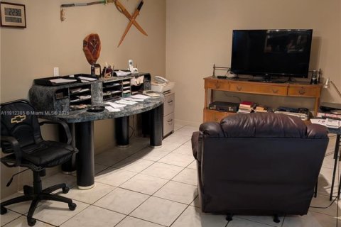 Villa ou maison à vendre à Tamarac, Floride: 2 chambres, 171.31 m2 № 1970830 - photo 5