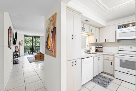 Copropriété à vendre à Pembroke Pines, Floride: 2 chambres, 79.15 m2 № 2048835 - photo 15