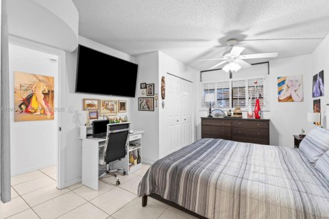 Copropriété à vendre à Pembroke Pines, Floride: 2 chambres, 79.15 m2 № 2048835 - photo 25