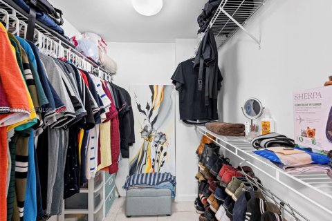 Copropriété à vendre à Pembroke Pines, Floride: 2 chambres, 79.15 m2 № 2048835 - photo 8