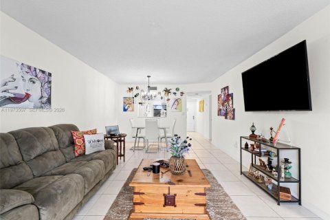 Condo à Pembroke Pines, Floride, 2 chambres  № 2048835