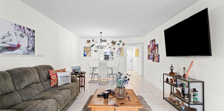 Condo à Pembroke Pines, Floride, 2 chambres  № 2048835