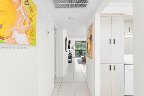 Copropriété à vendre à Pembroke Pines, Floride: 2 chambres, 79.15 m2 № 2048835 - photo 17