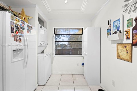 Copropriété à vendre à Pembroke Pines, Floride: 2 chambres, 79.15 m2 № 2048835 - photo 19