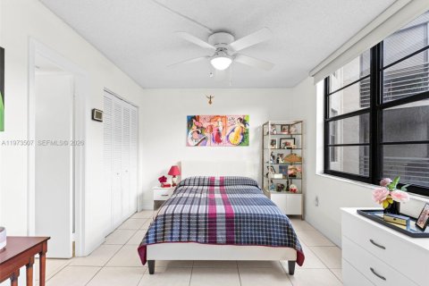 Copropriété à vendre à Pembroke Pines, Floride: 2 chambres, 79.15 m2 № 2048835 - photo 9