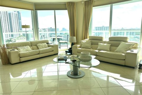 Снять в аренду кондоминиум в Санни-Айлс-Бич, Флорида 2 спальни, 165.92м2, № 2002396 - фото 11