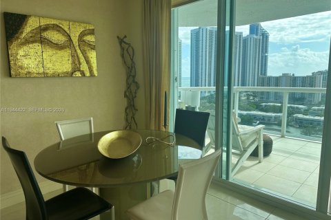 Снять в аренду кондоминиум в Санни-Айлс-Бич, Флорида 2 спальни, 165.92м2, № 2002396 - фото 18