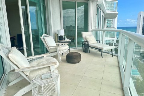 Снять в аренду кондоминиум в Санни-Айлс-Бич, Флорида 2 спальни, 165.92м2, № 2002396 - фото 20
