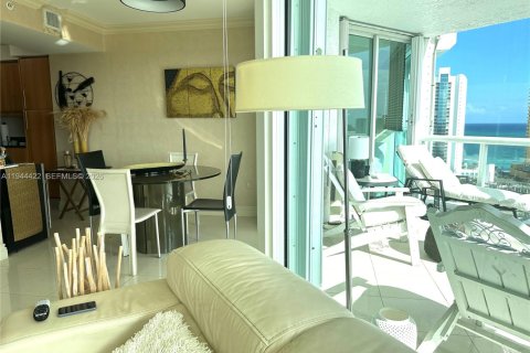 Снять в аренду кондоминиум в Санни-Айлс-Бич, Флорида 2 спальни, 165.92м2, № 2002396 - фото 17