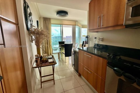 Снять в аренду кондоминиум в Санни-Айлс-Бич, Флорида 2 спальни, 165.92м2, № 2002396 - фото 26