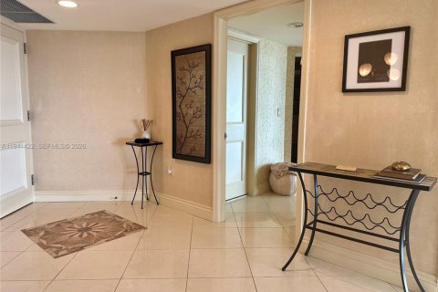 Снять в аренду кондоминиум в Санни-Айлс-Бич, Флорида 2 спальни, 165.92м2, № 2002396 - фото 7