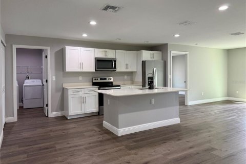 Villa ou maison à louer à Ocala, Floride: 3 chambres, 119.57 m2 № 2434482 - photo 2
