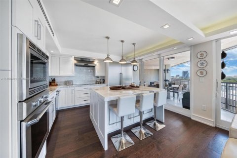 Condominio en venta en Miami, Florida, 3 dormitorios, 223.24 m2 № 2013250 - foto 13