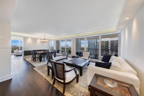 Condominio en venta en Miami, Florida, 3 dormitorios, 223.24 m2 № 2013250 - foto 3