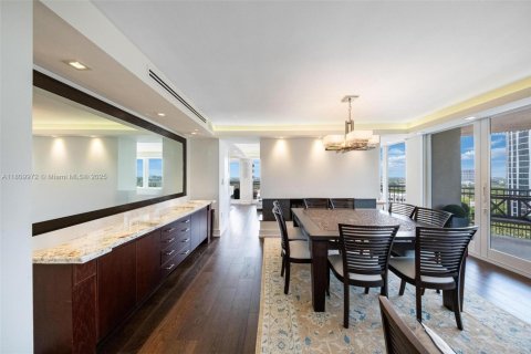 Condominio en venta en Miami, Florida, 3 dormitorios, 223.24 m2 № 2013250 - foto 8