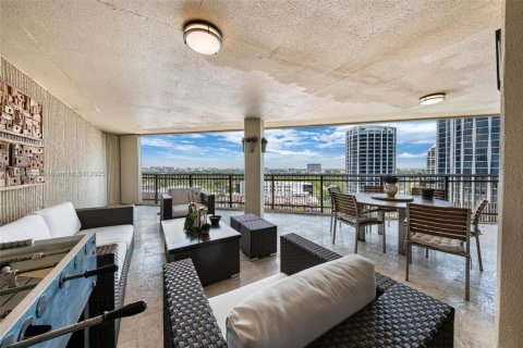 Condominio en venta en Miami, Florida, 3 dormitorios, 223.24 m2 № 2013250 - foto 22